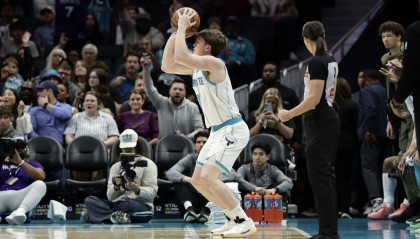 开云体育-最近几场略迷！克尼佩尔出战25分钟 12中4&amp;三分3中0拿8分7板