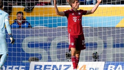 开云体育-7球狂喜又被霍村浇灭，透支进球运的拜仁只剩苦笑