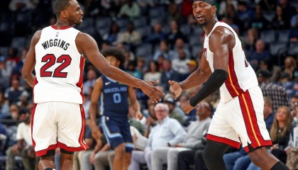 开云官方-经典团队胜利！热火10人进入轮换&amp;8人有得分入账 其中7人上双！