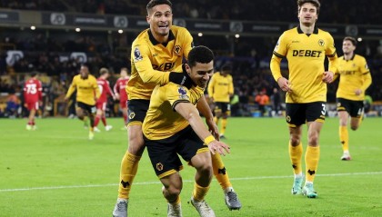 英超中资队酿奇迹？绝平阿森纳+绝杀利物浦！4轮抢7分 或逆袭保级