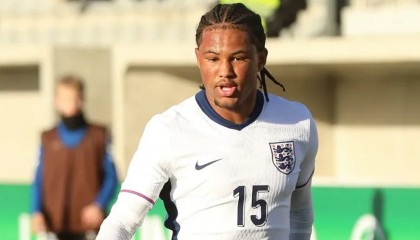 开云体育-电讯报独家：曼联阿森纳切尔西争夺富勒姆18岁中卫阿米萨