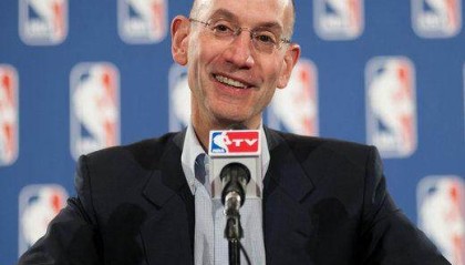 开云官网入口-提前续约！曝NBA将和总裁亚当·萧华续约至2030年