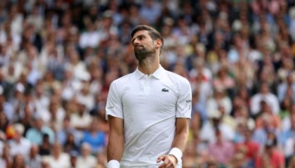 开云官方-德约陷“24魔咒”疲态尽显 温网失利彻底交出王权？