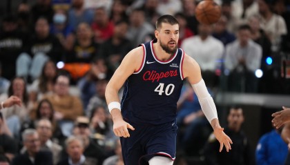 开云-祖巴茨：我非常享受和哈登打球 只要我跑位正确他一定能找到我