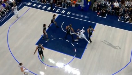 开云平台-发力过猛！克莱跳投命中 卡布卡位顶翻加福德裁判回看普通犯规